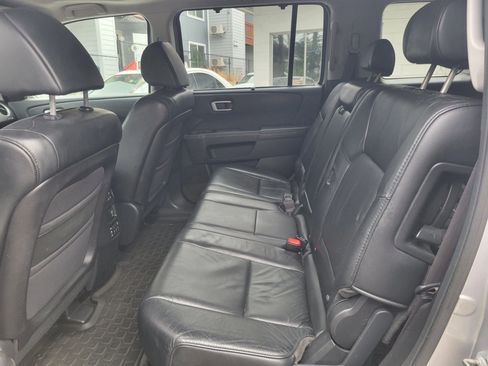 Used 2010 Honda Pilot Touring image 12