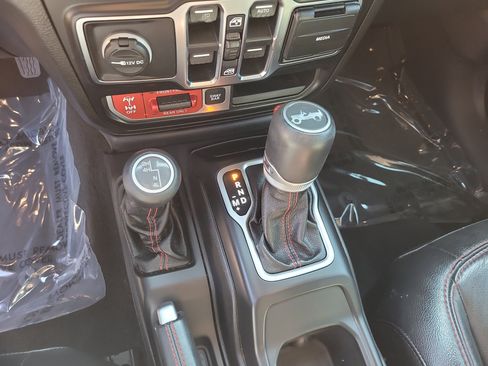 Used 2019 Jeep Wrangler Unlimited Rubicon image 25