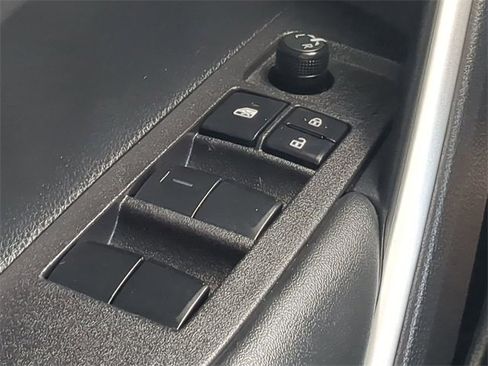 Certified 2025 Toyota Corolla Cross LE image 22