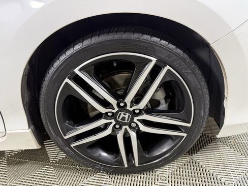 Used 2016 Honda Accord Sport image 19