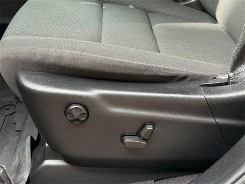 Used 2021 Jeep Grand Cherokee Laredo image 18