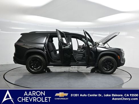 New 2026 Chevrolet Traverse Z71 w/ Enhanced Driving Package image 3