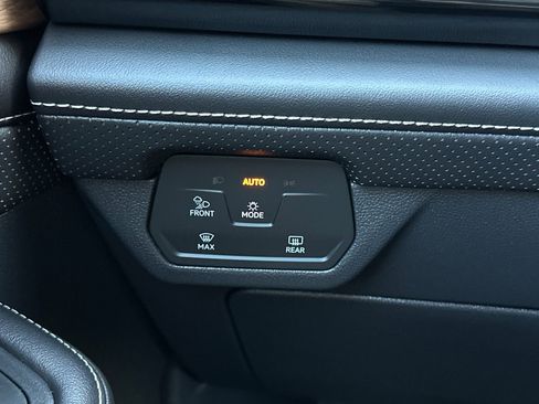 New 2026 Volkswagen Atlas SE image 25