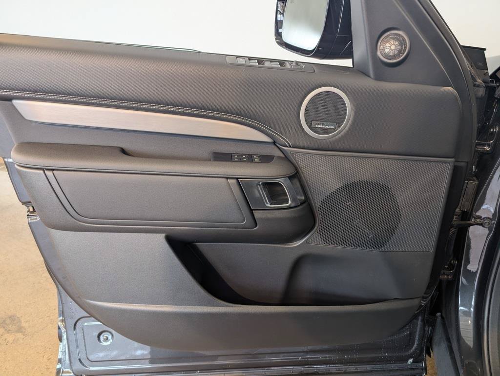 New 2026 Land Rover Discovery Limited Edition AWD/4WD image 8