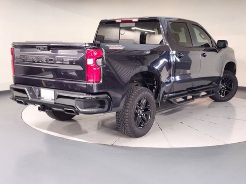 Used 2024 Chevrolet Silverado 1500 LT Trail Boss w/ Convenience Package II AWD/4WD image 2