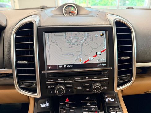 Used 2016 Porsche Cayenne AWD/4WD image 33