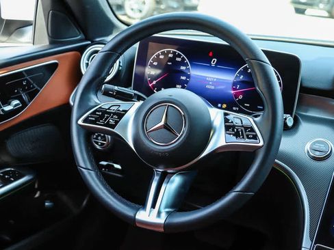 Used 2023 Mercedes-Benz C 300 Sedan image 13