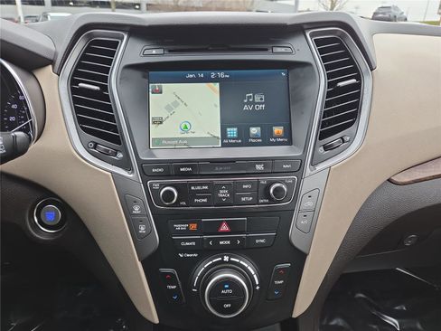 Used 2018 Hyundai Santa Fe Sport w/ Cargo Package image 19