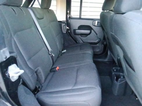 Used 2022 Jeep Wrangler Unlimited Sport S image 26