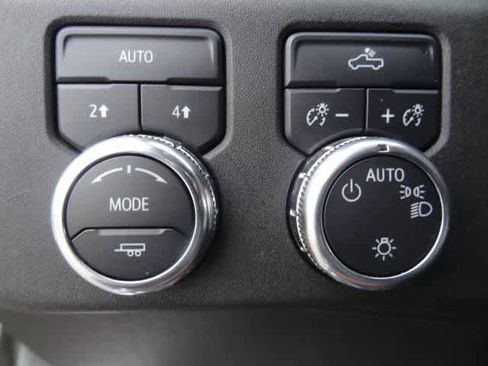Used 2024 GMC Sierra 1500 SLE AWD/4WD image 16