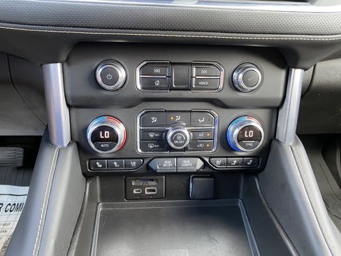 Used 2021 GMC Yukon SLT w/ SLT Premium Package AWD/4WD image 29