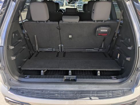 Used 2025 Toyota Sequoia SR5 AWD/4WD image 33