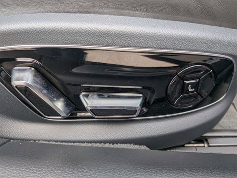 Used 2023 Audi A8 L 3.0T image 41