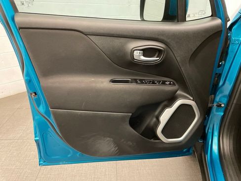 Certified 2021 Jeep Renegade Latitude FWD image 21