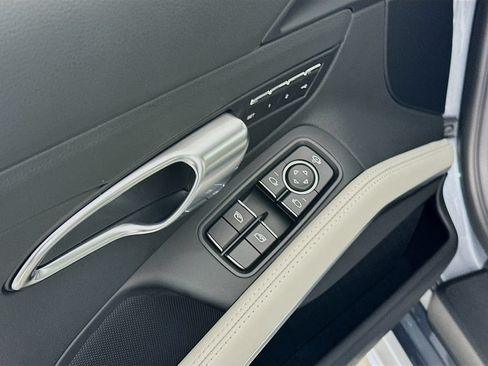 Certified 2025 Porsche 718 Boxster RWD image 18