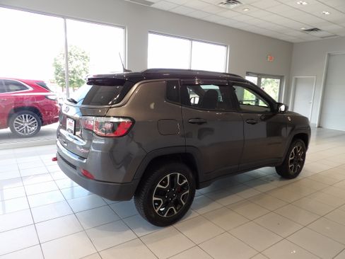 Used 2019 Jeep Compass Trailhawk AWD/4WD image 4