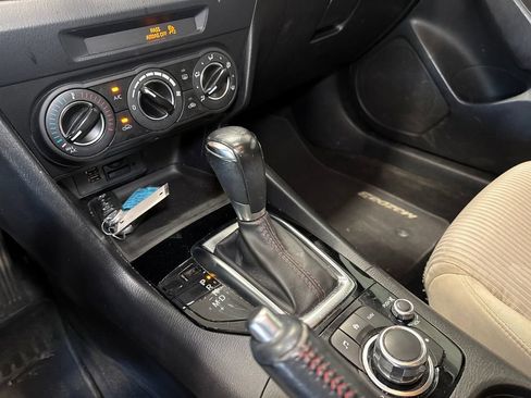 Used 2015 MAZDA MAZDA3 i Touring FWD image 17