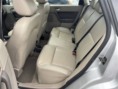 Used 2010 Ford Focus SEL FWD image 12