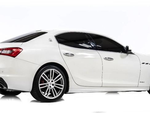 Used 2018 Maserati Ghibli S GranSport image 3