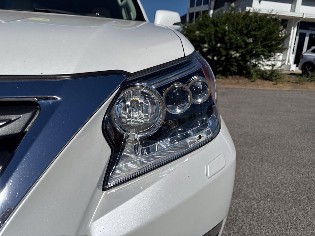Used 2018 Lexus GX 460 Premium w/ Premium Package AWD/4WD image 9