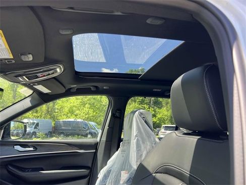 New 2025 Jeep Grand Cherokee Limited w/ Luxury Tech Group II image 21