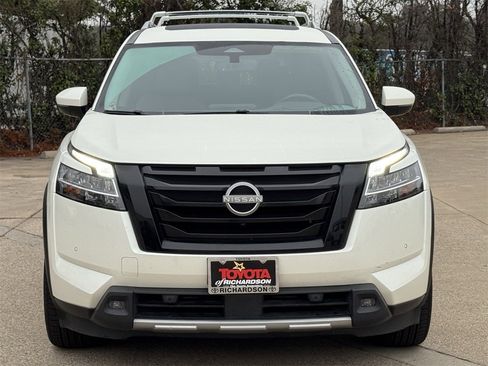 Used 2023 Nissan Pathfinder Platinum image 7