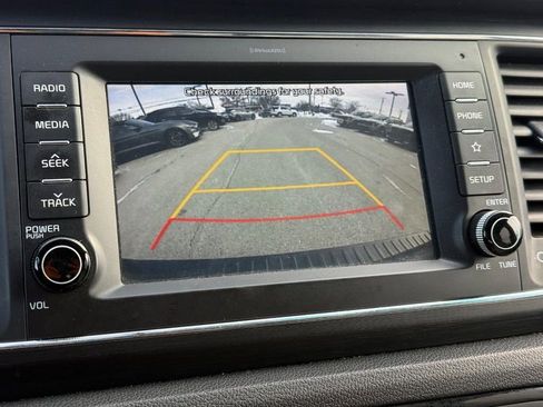 Used 2020 Kia Sedona EX image 18