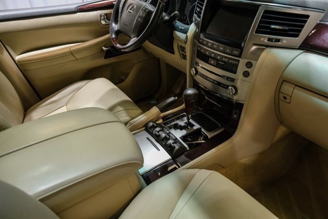 Used 2014 Lexus LX 570 4WD image 27