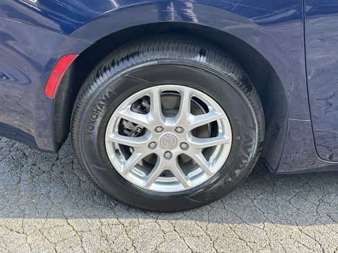 Used 2020 Chrysler Pacifica Touring image 20