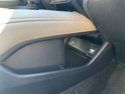 Used 2021 Honda HR-V LX image 38