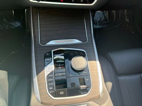 Used 2024 BMW X7 M60i image 37