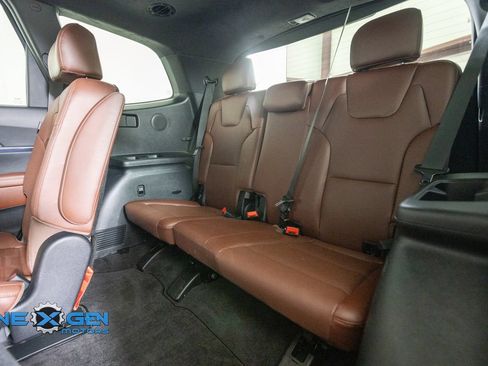 Used 2024 Kia Telluride SX Prestige w/ Towing Package AWD/4WD image 29