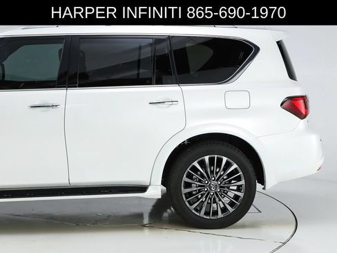 Used 2024 INFINITI QX80 Sensory AWD/4WD image 4