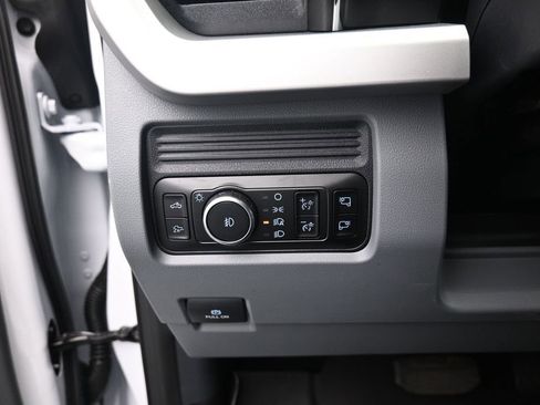 New 2026 Ford F250 XLT w/ XLT Premium Package AWD/4WD image 12