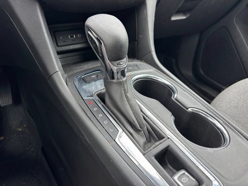 Used 2023 Chevrolet Equinox LT w/ LPO, Floor Liner Package AWD/4WD image 13