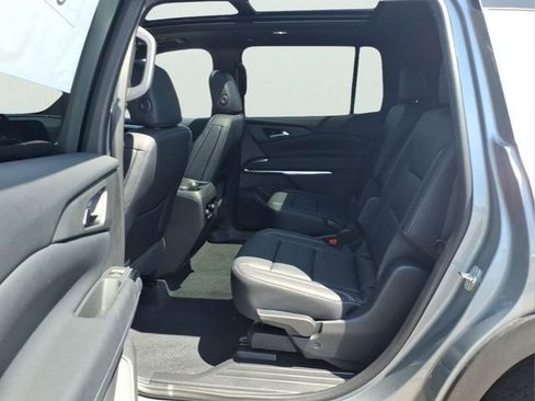 New 2026 Chevrolet Traverse LT w/ Sun and Wheel Package AWD/4WD image 11