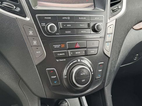 Used 2017 Hyundai Santa Fe SE w/ SE Premium Package 02 AWD/4WD image 17
