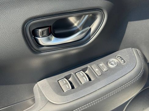 Certified 2027 Honda HR-V EX-L image 9