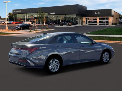 New 2026 Hyundai Elantra Hybrid FWD image 8