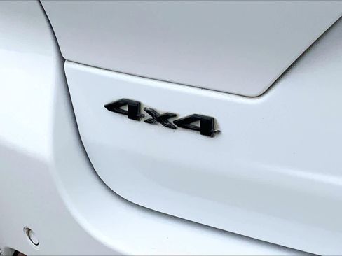 Used 2022 Jeep Grand Cherokee Altitude AWD/4WD image 16