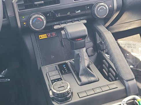 Used 2025 Toyota 4Runner TRD Off-Road AWD/4WD image 21
