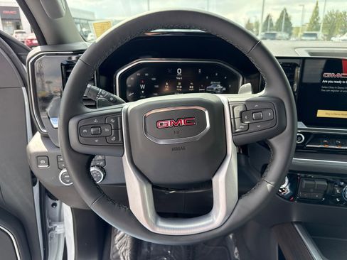 New 2026 GMC Sierra 1500 SLT AWD/4WD image 11