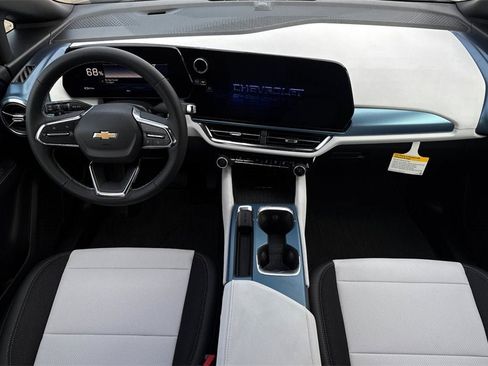 New 2026 Chevrolet Equinox EV LT w/ LPO, Blackout Package image 13