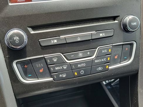 Used 2017 Ford Fusion SE w/ Equipment Group 201A AWD/4WD image 30