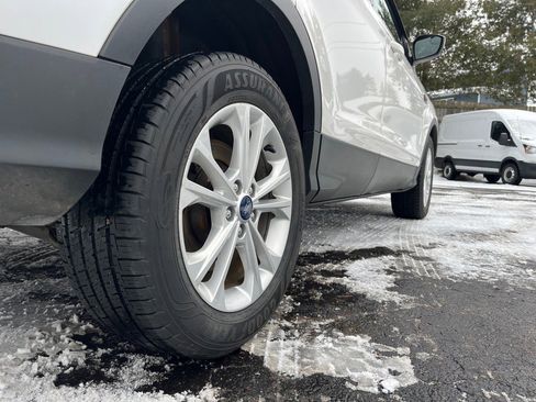 Used 2017 Ford Escape SE w/ Equipment Group 201A image 7