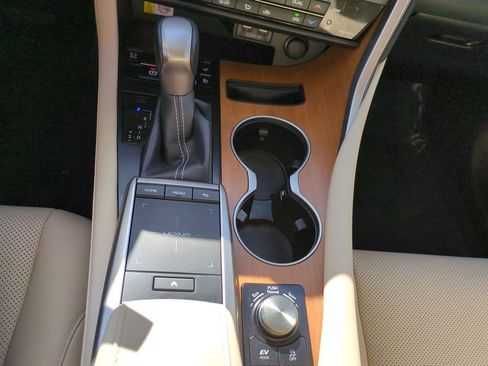 Used 2022 Lexus RX 450h AWD w/ Premium Package image 24