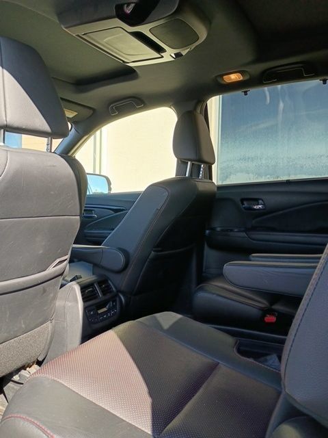 Used 2021 Honda Pilot Black Edition image 5