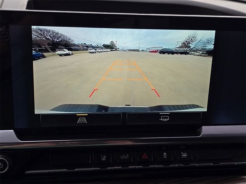 Used 2025 Chevrolet Silverado 2500 LT w/ Convenience Package image 23