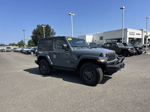 Used 2024 Jeep Wrangler Sport S image 7