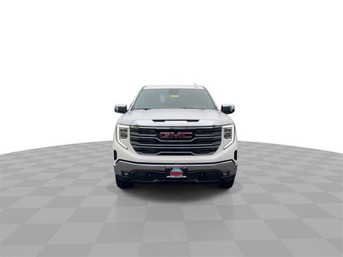 New 2026 GMC Sierra 1500 SLT image 3